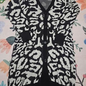 Brand New Amazon Womens Black and White Leopard Print Cardigan Size L